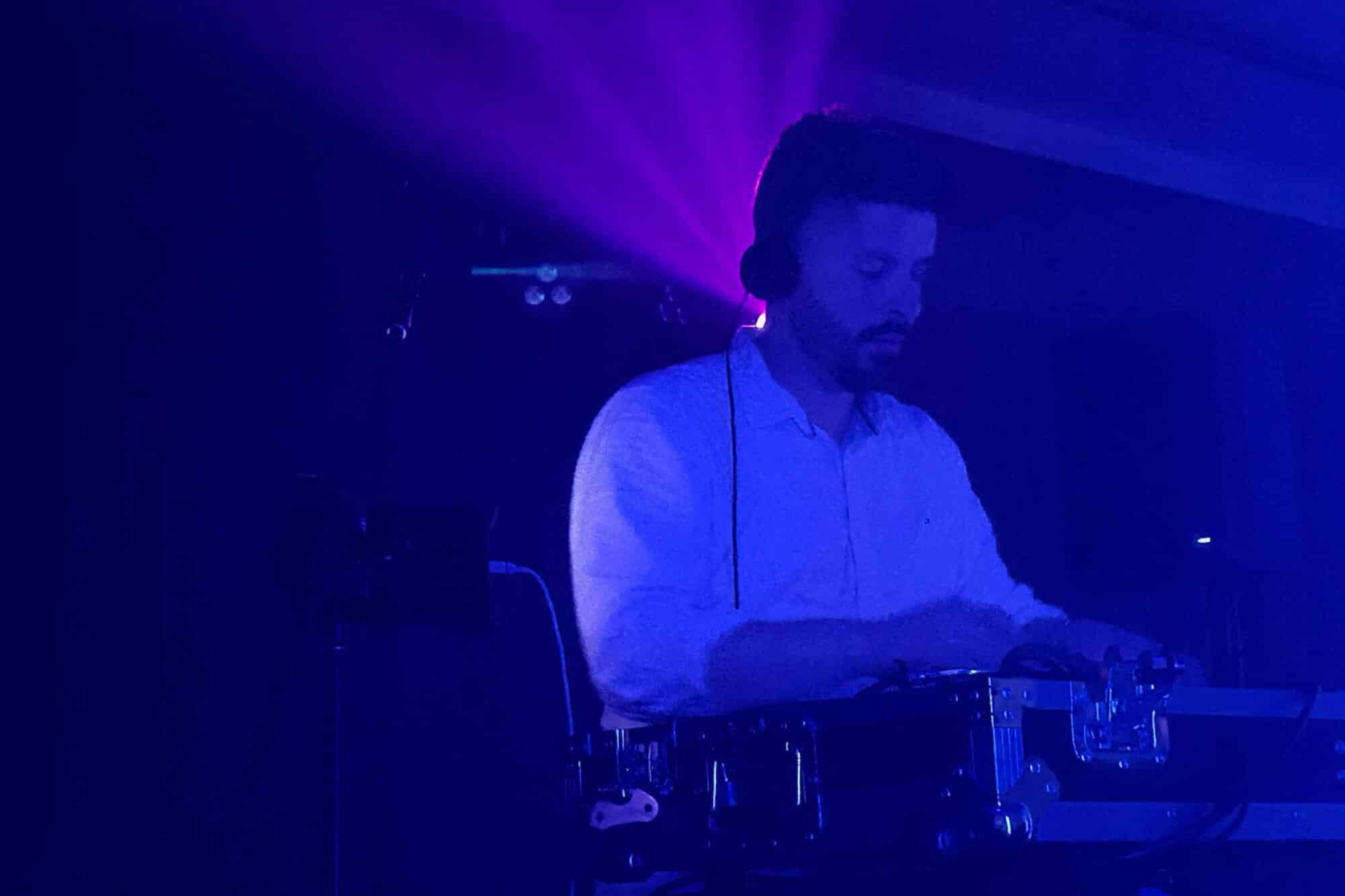 dj 2000